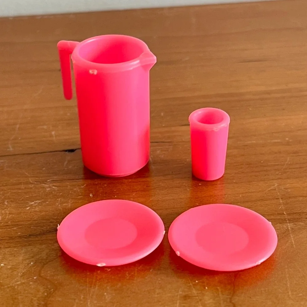 Vintage Barbie 80s Hot Pink Kitchen Accessories‎ Pitcher Cup Plates 4pc Set